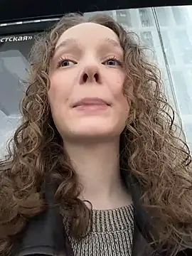 Snapshot of outside_rosy chatting on April 2026 04:15:02 PM outside rosy online show from April 2026 04:15:02 PM