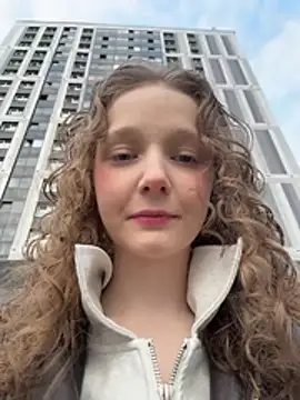 Snapshot of outside_rosy chatting on April 2026 04:23:01 PM outside rosy online show from April 2026 04:23:01 PM