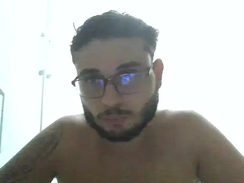 Snapshot of peuba12 chatting on March 2026 12:05:01 AM peuba12 online show from March 2026 12:05:01 AM