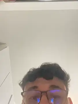 Snapshot of peuba12 chatting on March 2026 02:18:01 AM peuba12 online show from March 2026 02:18:01 AM