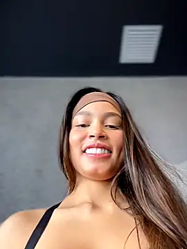 Snapshot of Amaliarand chatting on April 2026 04:55:01 PM Amaliarand online show from April 2026 04:55:01 PM