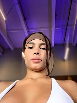 Snapshot of Amaliarand chatting on April 2026 05:37:01 PM Amaliarand online show from April 2026 05:37:01 PM