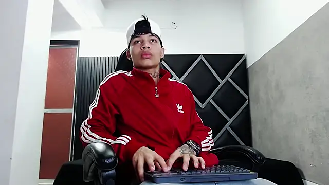 Dogan Renzo0 online show from January 2026 08:01:02 PM