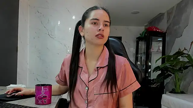 Qetsyah tf online show from March 2026 01:22:01 PM