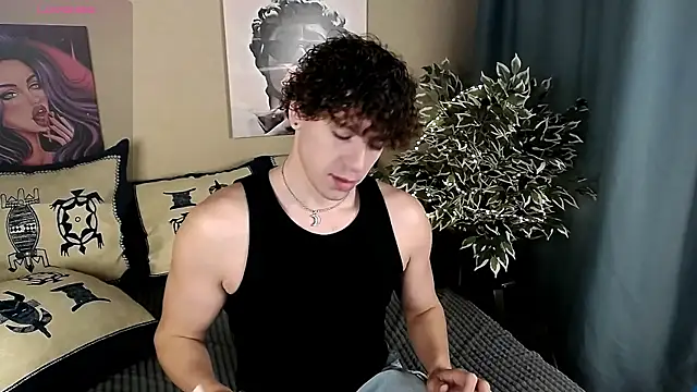 Snapshot of TylerGibson chatting on May 2026 05:05:02 AM TylerGibson online show from May 2026 05:05:02 AM