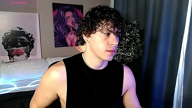 Snapshot of TylerGibson chatting on June 2026 04:04:01 AM TylerGibson online show from June 2026 04:04:01 AM