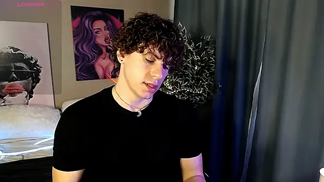 Snapshot of TylerGibson chatting on June 2026 06:52:02 AM TylerGibson online show from June 2026 06:52:02 AM