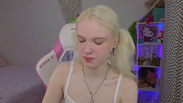 Mia WaterFall online show from April 2026 03:23:01 AM