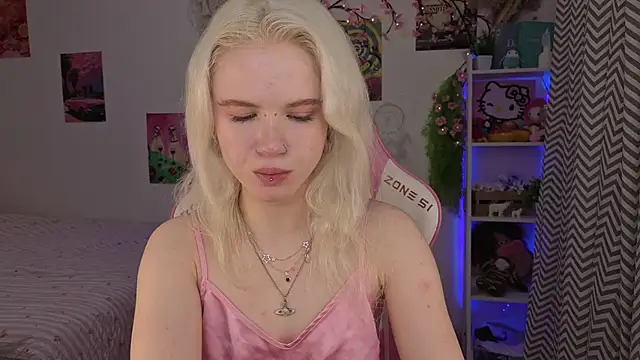 Mia WaterFall online show from May 2026 03:15:01 AM