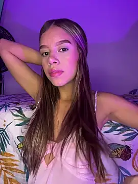 Snapshot of BellaMoon_ chatting on March 2026 04:30:02 AM BellaMoon online show from March 2026 04:30:02 AM