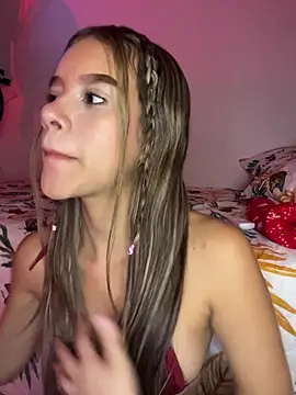 Snapshot of BellaMoon_ chatting on March 2026 03:33:01 AM BellaMoon online show from March 2026 03:33:01 AM