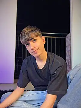 Naim TheKing online show from April 2026 02:56:01 AM