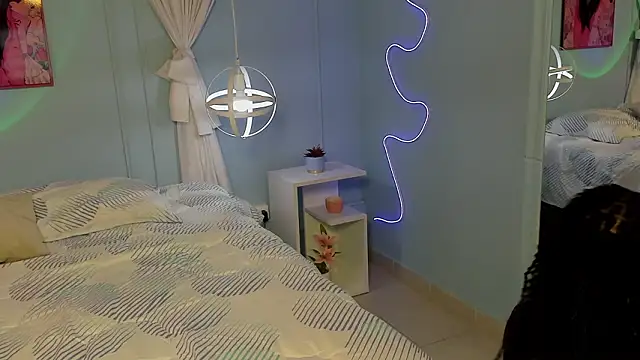 naomi campell online show from February 2026 07:45:01 PM