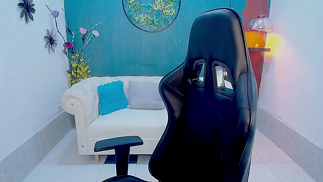 Snapshot of mayli_marie chatting on April 2026 12:36:02 PM mayli marie online show from April 2026 12:36:02 PM