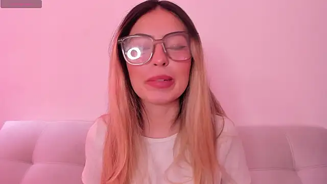 Snapshot of Fernanda_aaaa chatting on March 2026 04:00:02 PM Fernanda aaaa online show from March 2026 04:00:02 PM