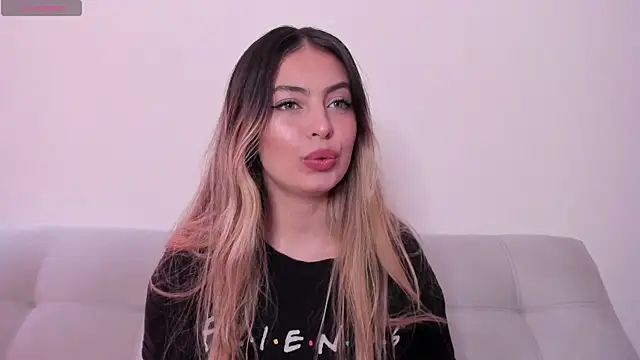 Fernanda aaaa online show from May 2026 02:12:01 PM