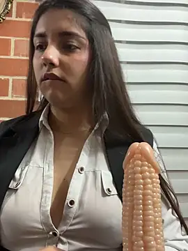 Snapshot of A-uroora chatting on March 2026 03:43:02 AM A-uroora online show from March 2026 03:43:02 AM