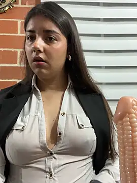 Snapshot of A-uroora chatting on April 2026 07:58:02 AM A-uroora online show from April 2026 07:58:02 AM