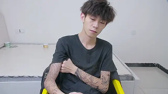 Snapshot of paofu-001 chatting on April 2026 10:13:01 AM paofu-001 online show from April 2026 10:13:01 AM