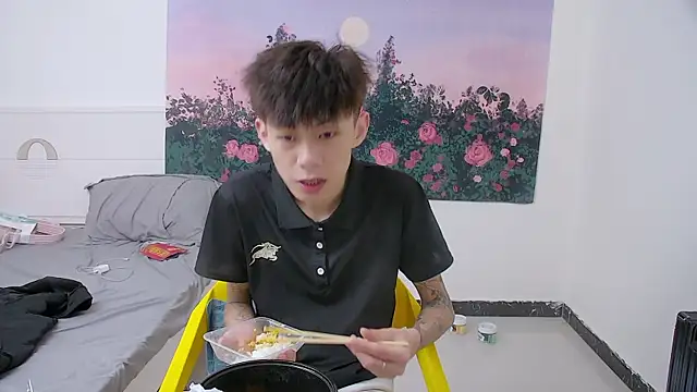 Snapshot of paofu-001 chatting on April 2026 05:18:02 AM paofu-001 online show from April 2026 05:18:02 AM