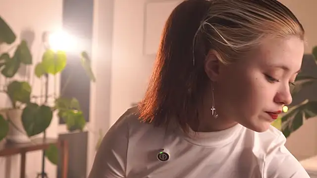 EleniRoeber online show from February 2026 03:34:02 PM