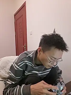 Aint686 online show from April 2026 05:39:01 PM