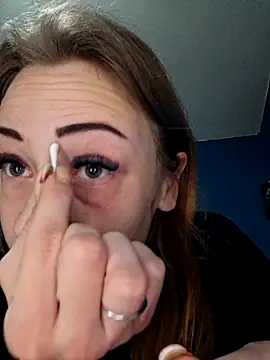 dewimp1 online show from February 2026 11:42:02 AM