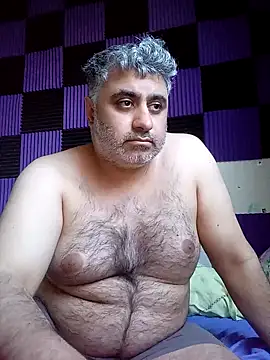 Snapshot of Bear_1985 chatting on April 2026 02:32:01 PM Bear 1985 online show from April 2026 02:32:01 PM