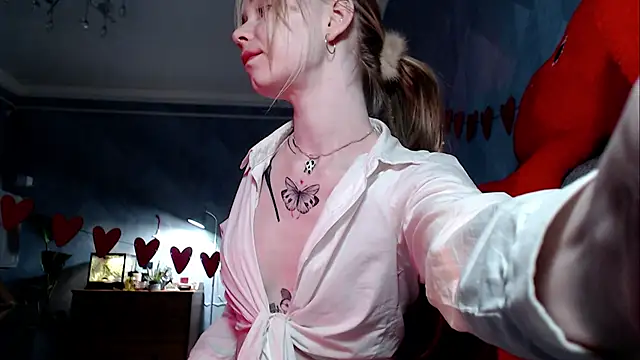 Austeja Ona online show from February 2026 04:24:02 PM