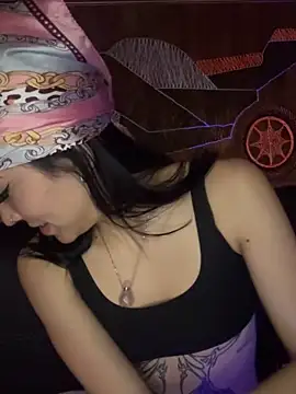 Snapshot of MamiSoft420 chatting on March 2026 01:23:01 AM MamiSoft420 online show from March 2026 01:23:01 AM