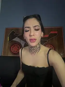 Snapshot of MamiSoft420 chatting on April 2026 09:14:02 AM MamiSoft420 online show from April 2026 09:14:02 AM