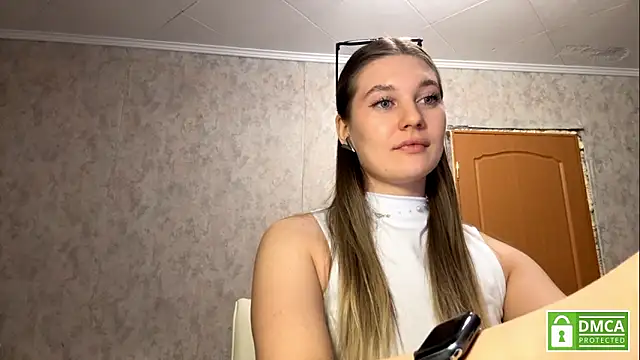 Jolievic online show from March 2026 05:17:01 PM