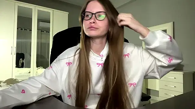 Iuckystar19 online show from March 2026 06:07:02 PM