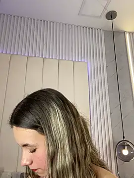 JuliaColemann online show from March 2026 12:09:01 PM