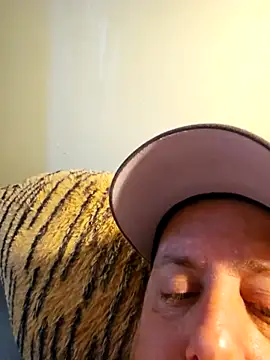 Snapshot of Martin_dick78 chatting on May 2026 06:01:01 PM Martin dick78 online show from May 2026 06:01:01 PM