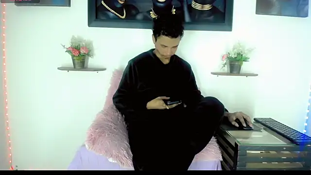 Tatoo Noah online show from February 2026 01:08:02 PM