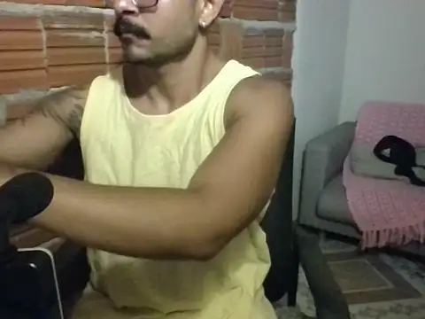 Snapshot of moreno18rn chatting on April 2026 01:49:02 PM moreno18rn online show from April 2026 01:49:02 PM