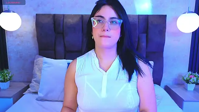 Snapshot of vicky_grey chatting on July 2026 12:31:01 PM vicky grey online show from July 2026 12:31:01 PM