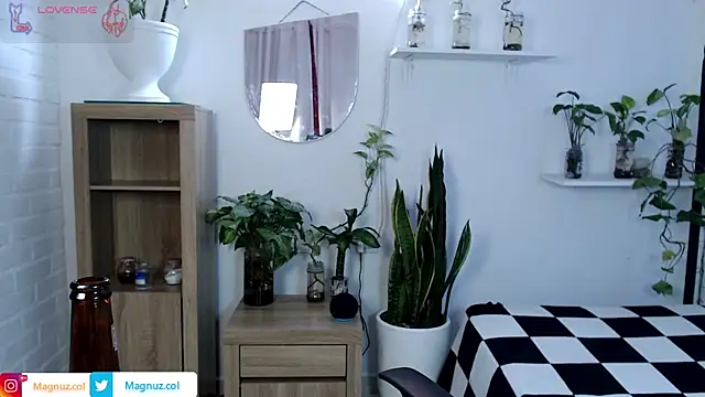 Snapshot of Magnuz_Col chatting on May 2026 07:33:01 PM Magnuz Col online show from May 2026 07:33:01 PM