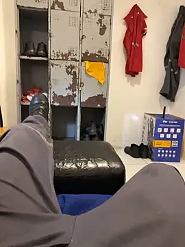 Snapshot of hudson19cm chatting on February 2026 07:03:02 PM hudson19cm online show from February 2026 07:03:02 PM