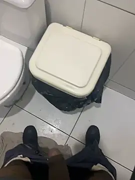 Snapshot of hudson19cm chatting on April 2026 07:27:02 PM hudson19cm online show from April 2026 07:27:02 PM