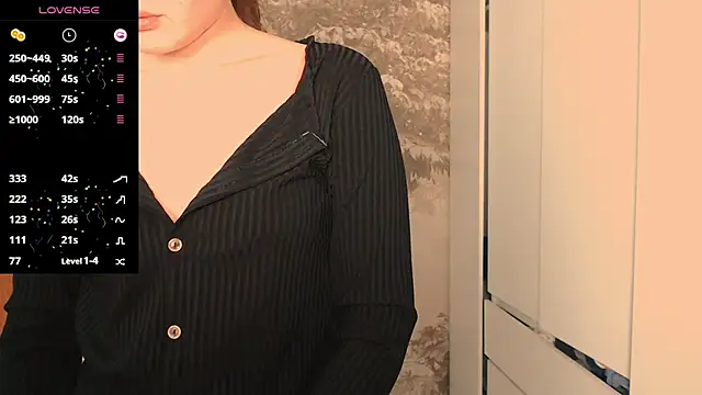 Snapshot of Hiaru_Cutie chatting on November 2025 05:29:02 AM Hiaru Cutie online show from November 2025 05:29:02 AM