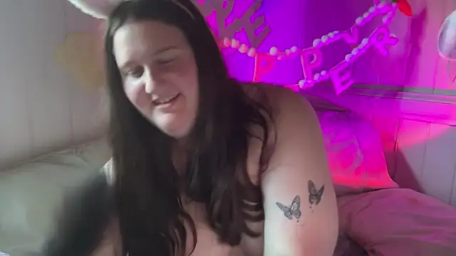 Snapshot of xopeachybaby chatting on April 2026 05:30:01 AM xopeachybaby online show from April 2026 05:30:01 AM