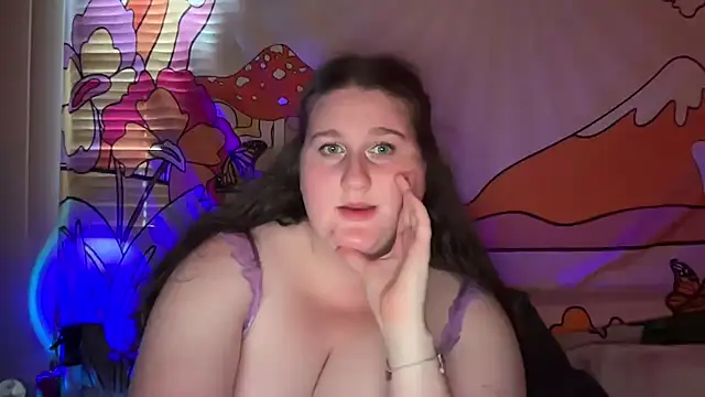 Snapshot of xopeachybaby chatting on April 2026 06:14:01 AM xopeachybaby online show from April 2026 06:14:01 AM