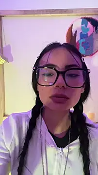 Snapshot of _Lucycherry chatting on June 2026 11:21:01 PM Lucycherry online show from June 2026 11:21:01 PM