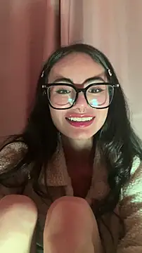 Snapshot of _Lucycherry chatting on June 2026 04:37:01 AM Lucycherry online show from June 2026 04:37:01 AM
