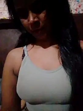 Snapshot of Ayesha_Khan1 chatting on March 2026 04:24:02 PM Ayesha Khan1 online show from March 2026 04:24:02 PM