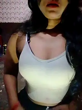 Snapshot of Ayesha_Khan1 chatting on April 2026 01:44:02 PM Ayesha Khan1 online show from April 2026 01:44:02 PM