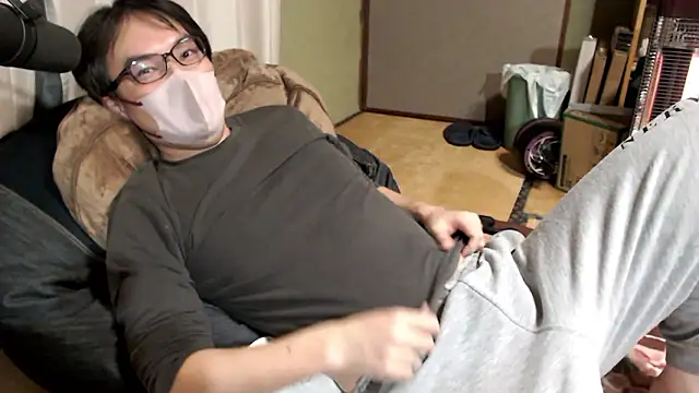 Snapshot of Akio0202_jp chatting on February 2026 01:07:02 PM Akio0202 jp online show from February 2026 01:07:02 PM