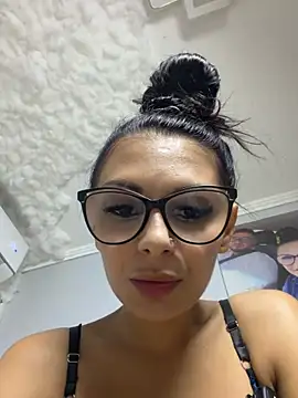 Snapshot of HiddendesireXO01 chatting on July 2026 07:27:02 PM HiddendesireXO01 online show from July 2026 07:27:02 PM